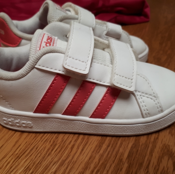 Tracksuit and runners - Picture 5 of 7